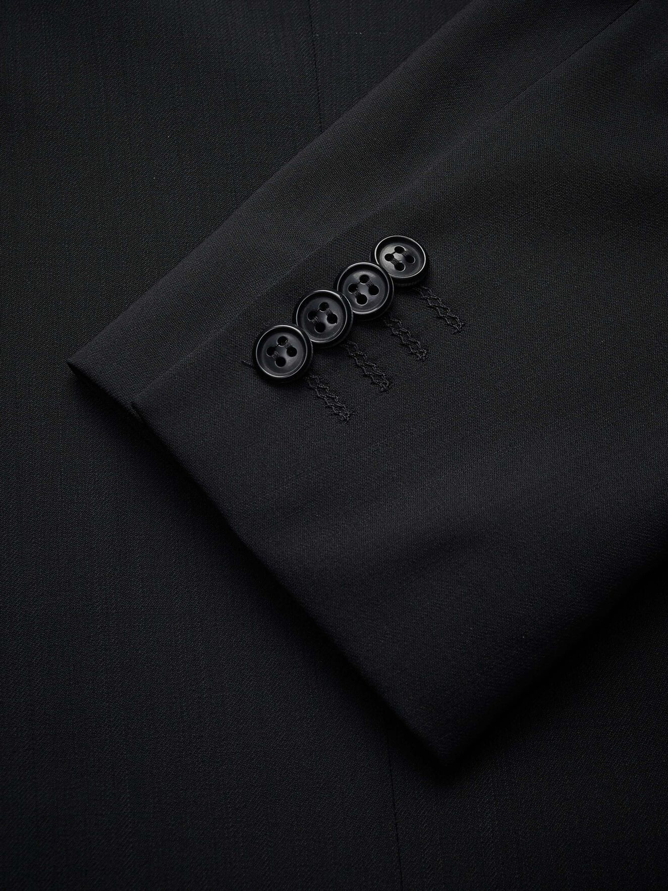 Nedvin suit (Short size) in Black from Tiger of Sweden Nedvin suit (Short size) in Black from Tiger of Sweden