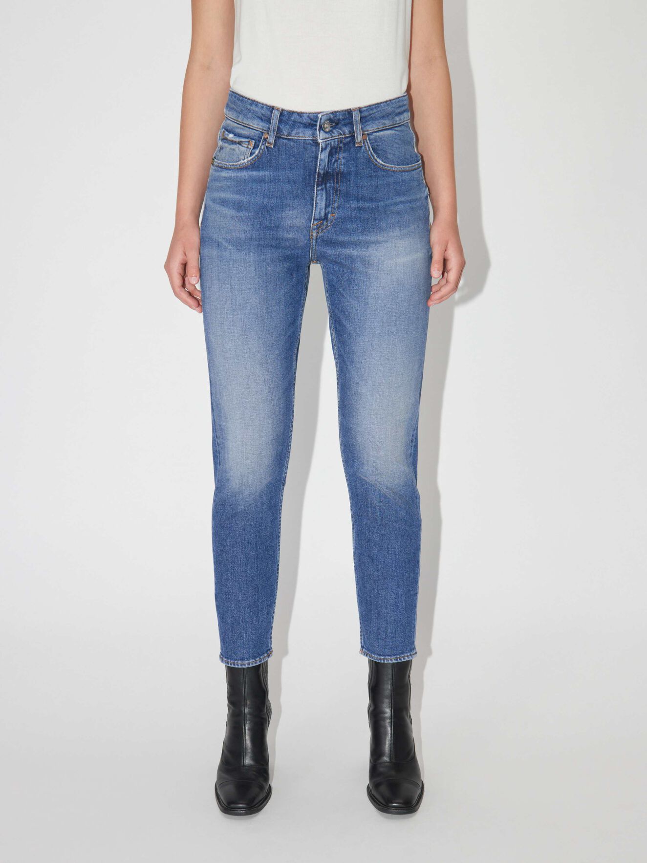 Lea Jeans - Köp Women online