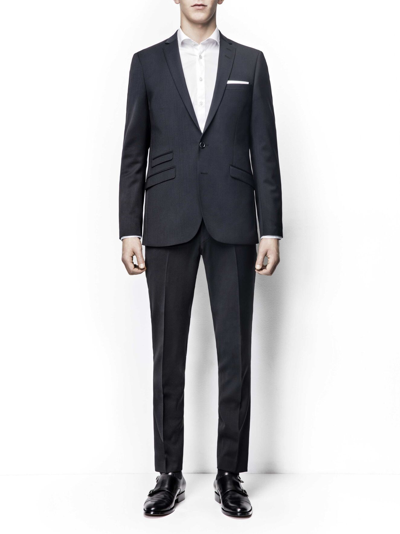 Nedvin suit (Short size) in Black from Tiger of Sweden Nedvin suit (Short size) in Black from Tiger of Sweden
