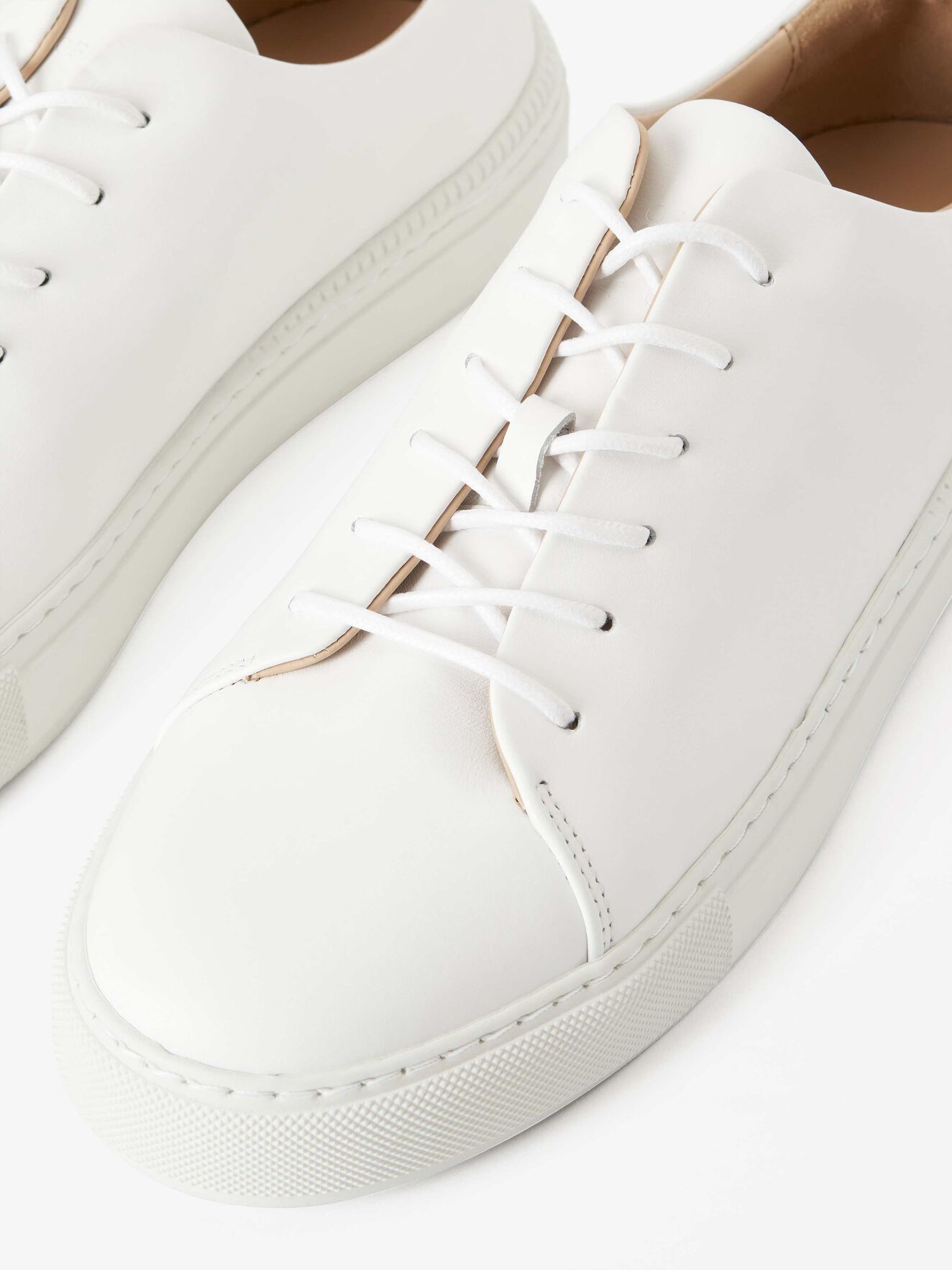 Sampe Sneakers - Buy Shoes online